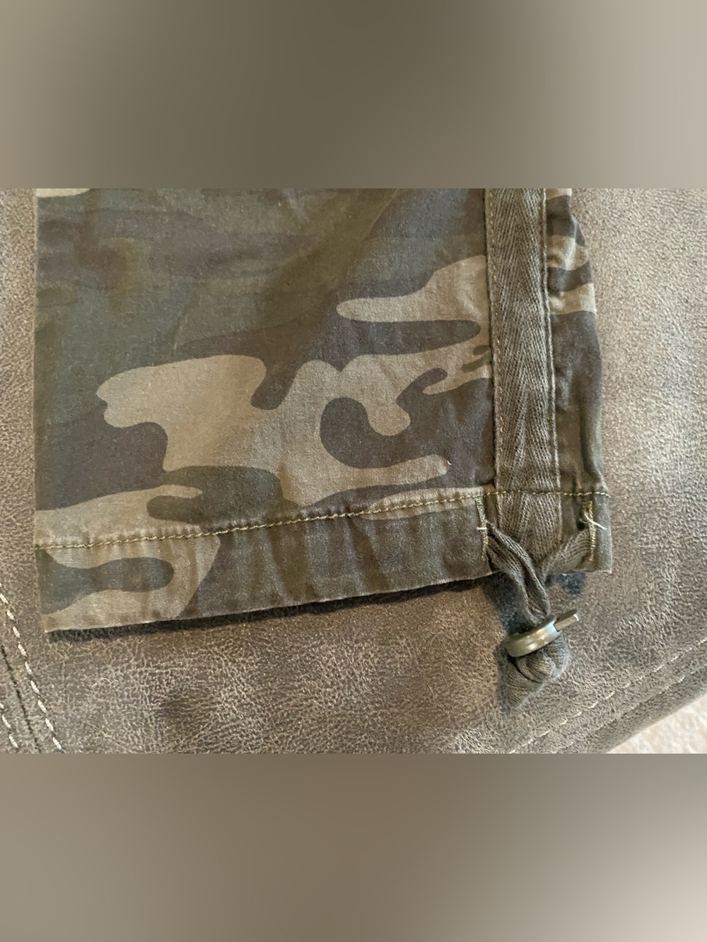 Sanctuary Camo Cargo Pants in Olive Green Sm - Picture 6 of 12